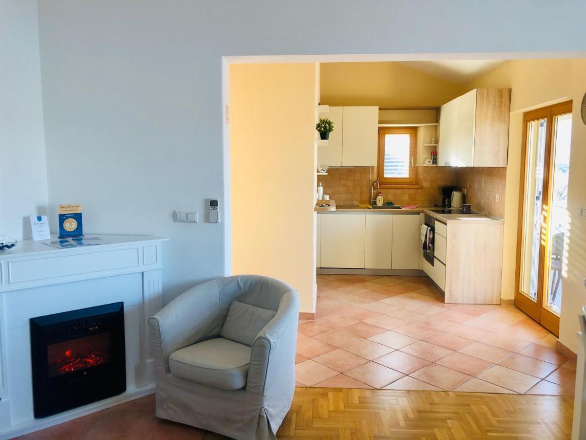 Apartments Villa Perla Rovanjska Exteriör bild