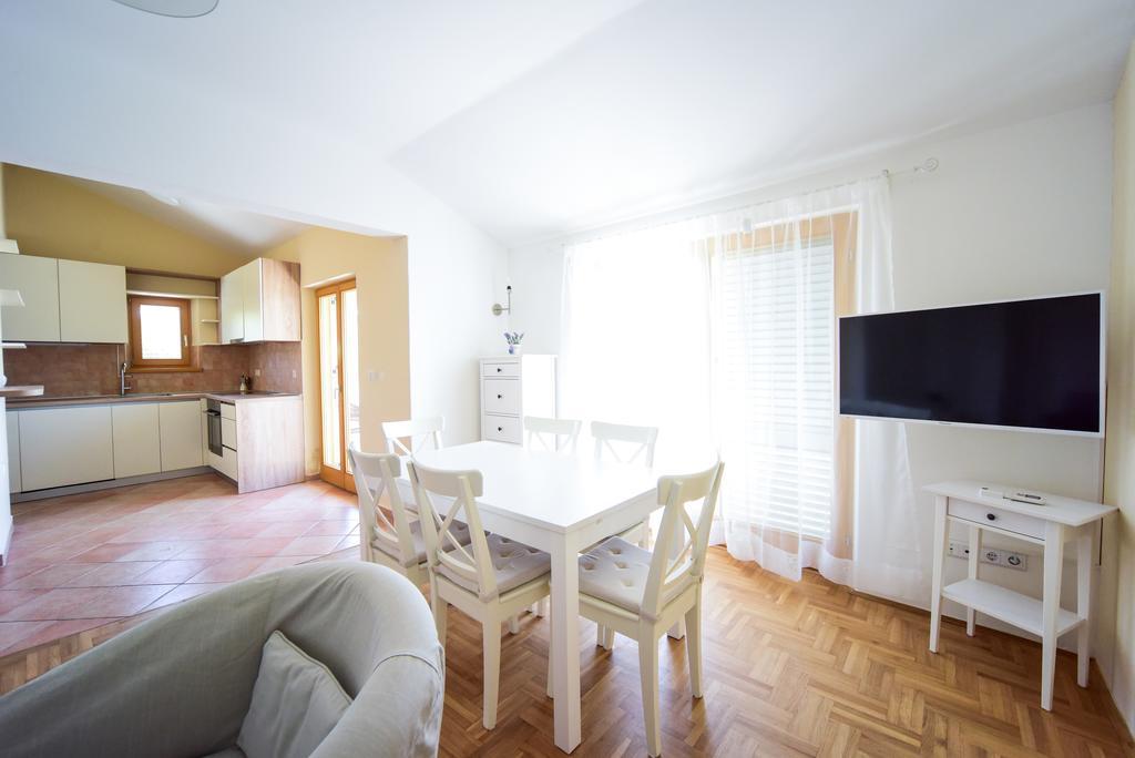 Apartments Villa Perla Rovanjska Rum bild